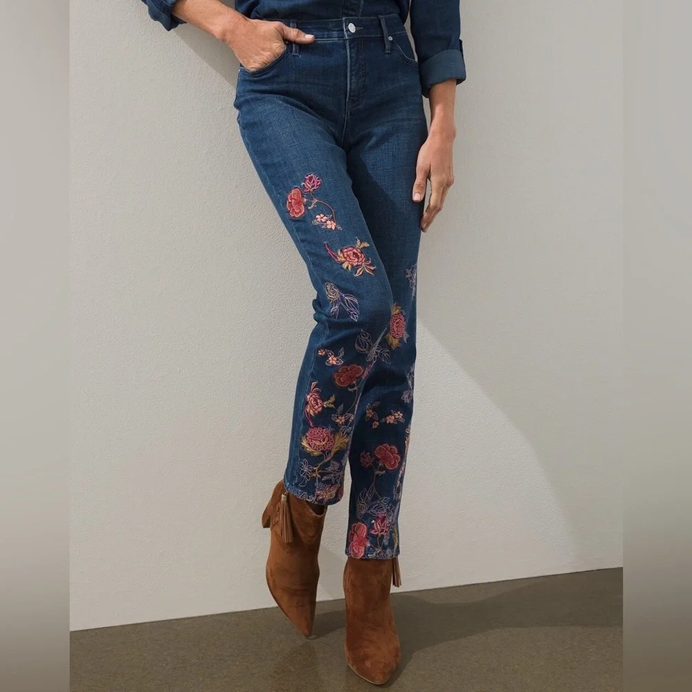 Chico's  Women's Girlfriend Blue Floral Embroidered Ankle Cropped Jeans Size 8R - Picture 4 of 15